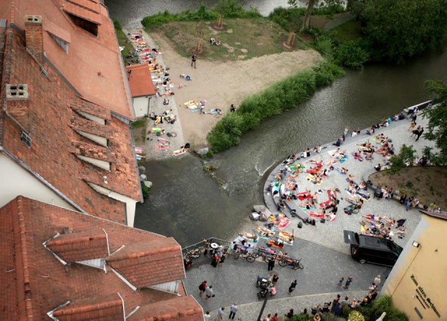 Flashmob Flussbesetzung am 23.7.2015<span> • Foto: Kirstin Weigel</span>